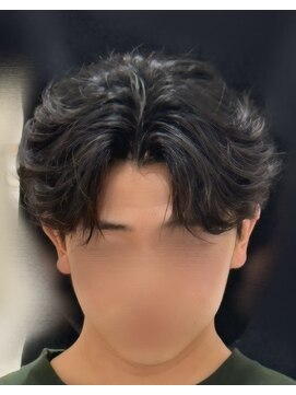 バース バイ ハピネス(BIRTH by happiness) 韓国へアカルマパーマワックスなしセンターパート黒髪ウルフ