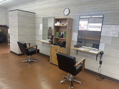 CUT MARU 丸亀店の写真