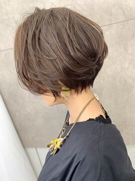 アヴァロン(AVALON) 30、40代にオススメ☆横顔美人×絶壁解消ショート