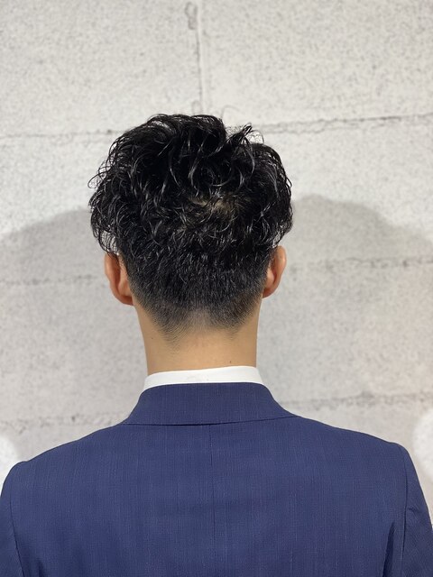 かき上げヘア七三オールバックツーブロックボディパーマ