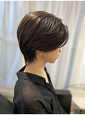 小顔ショートボブ丸みショート×アッシュオリーブ白髪ぼかし