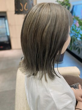 フリップビーアヴェダ(FLIP B AVEDA) 本八幡×アッシュベージュ×外ハネミディ×ケアブリーチ