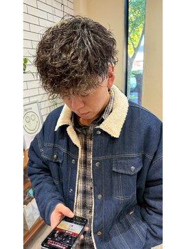 シフト(SHEEFT) 爽やか波打ちツイストスパイラルパーマツーブロックメンズ