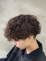 グランデュール 焼津店(GRANDEUR)&nbsp;力の抜けた色気。影でつくる、大人のゆるパーマ。