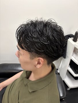 ルオラ(Luora) ショートフェザーパーマ
