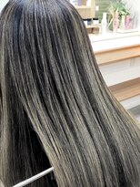 ランプ(Lamp)&nbsp;くびれレイヤー  白髪染め＆白髪ぼかし/縮毛矯正と髪質改善UP