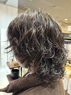 アイディー バイ ケンジ(id. by KENJE) マッシュウルフレイヤーニュアンスパーマ