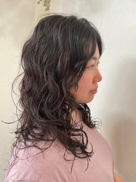 リリー LILY ヘアー メイク HAIR アンド & MAKE 10代20代髪型☆大人可愛いレイヤーパーマくせ毛風ハッシュカット