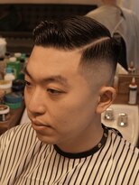 ザ チョップ ショップ ハラジュク(THE CHOP SHOP HARAJUKU)&nbsp;サイドパート + スキンフェード