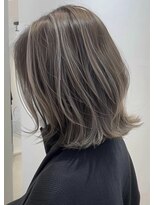 ネックス 表参道本店(nex)&nbsp;デザインカラーレイヤーカットウェットヘアオリーブベージュ白髪