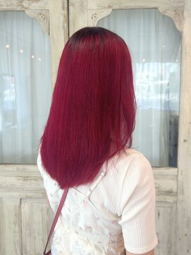 リリー(Rilie) セミロング/顔まわりレイヤー/ビビッドピンク/ブリーチ