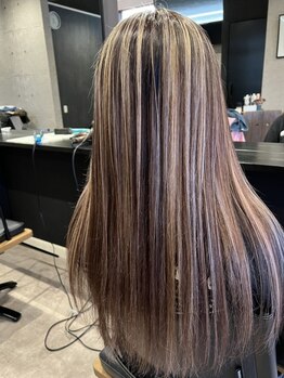 デザインカラーでなりたいを叶える！ケアブリーチ対応◎艶と透明感のある髪色で憧れのヘアカラーに♪