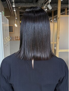 ルーチェ バイ シカマ(LUCE by ∞ SIKAMA) 朝ラクな切りっぱなしボブ×上質縮毛矯正× 極潤うる艶ケア
