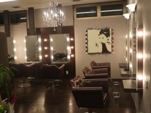 ヘアースタジオファースト(HAIR STUDIO FIRST)の雰囲気（ラグジュアリーな店内）