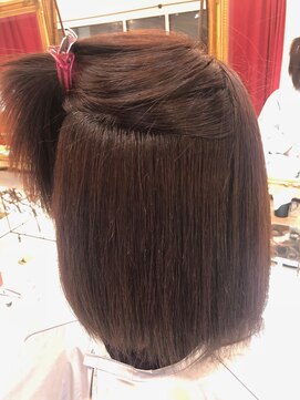 大嶋直樹の美容室 表参道 高難易度縮毛矯正＝手で乾かしただけです。本当です。