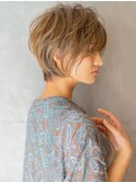 30、40代オススメ!前下がりショート×イルミナシャンパンカラー