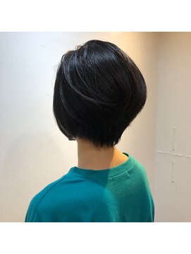 ロレ バトヘアー 下北沢(lore bat.hair) くびれショートボブ