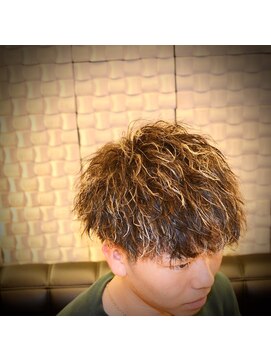 バーニーズ バーバークラブ(BARNEYS BARBER CLUB) ツイストスパイラルパーマONメッシュ