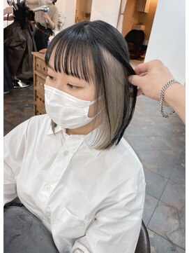 イコ 表参道原宿(ico) インナーカラー ホワイトベージュ [ブリーチ２回 ボブルフ］