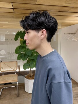 サーリー(SURLY) カルマパーマ前下がりマッシュニュアンスセンターパート