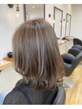 モーラ 鳳店(MOLLA) ハイライト　白髪ぼかし　外国人風