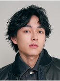 センターパートアップバングウルフヘアスパイラルパーマメンズ