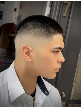 フォーコーナーズ(Four Corners) ボウズ バズカット バズスタイル スキンフェード