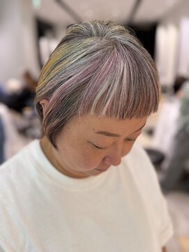 ステア ケース(stair case) ブリーチ履歴と白髪を活かしたデザインカラー