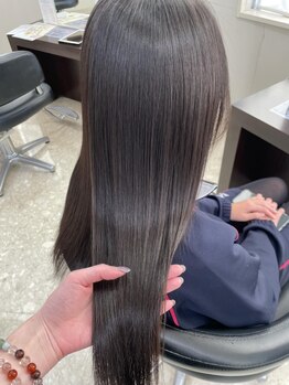 ブランシェ 西松山店の写真/【瀬戸】美髪が叶う話題の”髪質改善ストレート”自然な艶髪で、スタイリングも楽ちん◎指通りなめらかに！