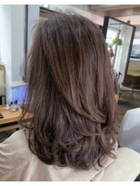 カシー(Casii)&nbsp;40代、50代向け明るい白髪めミディアム