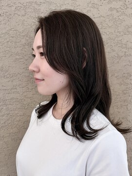 ビファインべクス(Befine becs) 顔周りをスッキリ見せる♪ミディアムレイヤーヘア