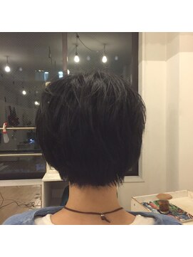 カタチヘアー(HAIR) 。。。。。。。スッキリ。。。ショートボブ。。。