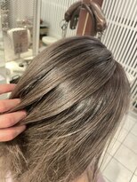 ゴッド ヘアーアンドメイク 高崎西口店(GOD Hair & Make) ラテベージュのシャドールーツ