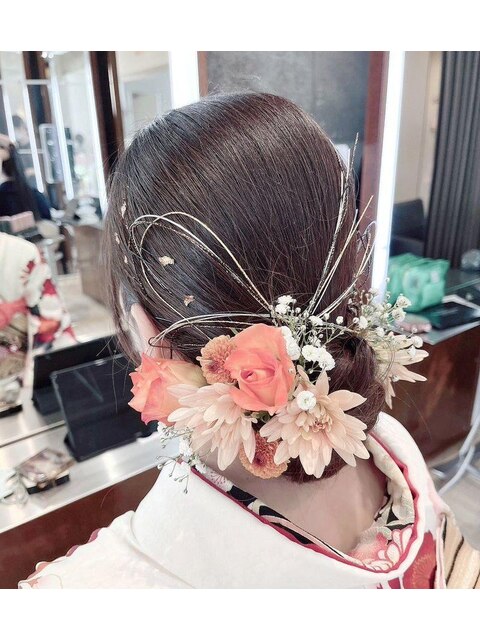 成人式着物着付けヘアセット 華やか花ピンクシニヨン