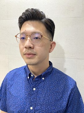 グレイスフル バーバープラチナム 六本木店(Graceful Barber platinum) 七三ソフトフェード サイドグラデーション ビジネススタイル