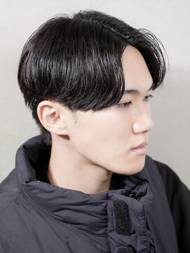 アルファ 新宿(alpha) フェザーパーマ/ブルーブラック/刈り上げセンターパート[新宿]