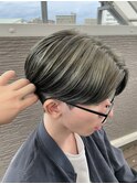 マットなオリーブカラー