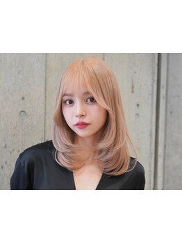 自由自在にアレンジができるダブルカラー・ブリーチカラーのデザインで、第一印象を華やかに仕上げます＊