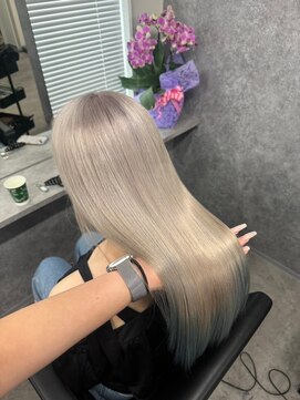 ニューワン バイ ネイバー 立川(Newone by neighbor) レイヤーカットナチュラルハイトーンデザインカラー[立川駅]