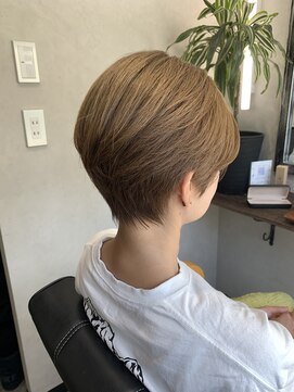 アトリエナガノ(atelier nagano) ニュアンスカラー/センターパート/ツヤ髪スタイル/ブルージュ