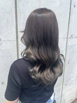 経験豊富なスタッフが一人ひとりしっかりと丁寧なカウンセリングであなたに似合う理想の髪型をご提案☆