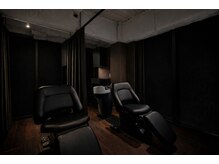 エレノア 目黒店(Eleanor)の雰囲気（仕切りあるシャンプー台で至福のひと時を…♪）