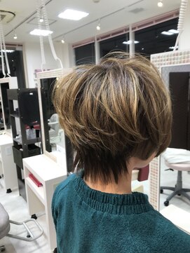 アカサ(A.casa) ショートレイヤー/20代/30代/40代/50代/西阿知/イオン倉敷