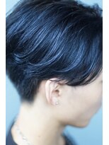 ニコフクオカヘアーメイク(NIKO Fukuoka Hair Make)&nbsp;「NIKO」ブルーブラック前下がりショート