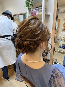 ロカット サロン(Roquat Salon) シニヨンミディアムヘアアレンジ【ヘアアレンジ/立川/立川南】
