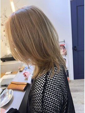 アーブル ヘアーアンドメイク(ARBRE) ハイライトブリーチダブルカラーレイヤーカット