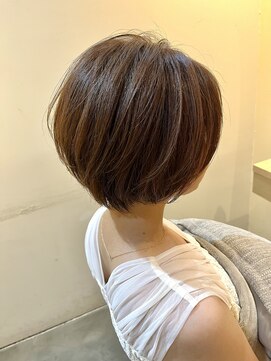 ソウスシア(SOURCE cia) 大人可愛いナチュラルショートボブ【佐藤和弥】