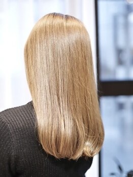 ラバイブ ヘアー(LOVIBE HAIR)の写真/ラバイブヘアーの縮毛矯正なら、自然に艶めく理想のストレートに♪トリートメント効果も高い人気メニュー