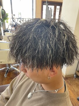 ヘアー バグース(Hair BAGUS) ツイストパーマ