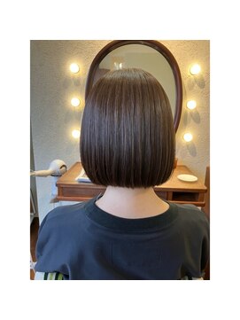 エルサフィロ キタハマ(el zafiro kitahama) 20×30×40代×似合わせカット×内巻きボブ×グレージュカラー